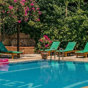 3* Aparthotel Ten Apart Hotel